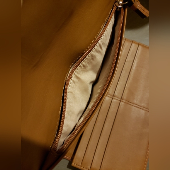 **SOLD** Coach Signature Hobo Khaki Brown Handbag and Wallet - Picture 8 of 12